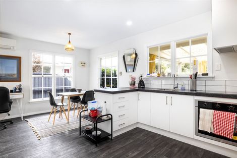 Photo of property in 281 Avonhead Road, Avonhead, Christchurch, 8042