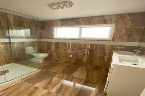 Photo of property in 12 Neaptide Close, Red Beach, 0932