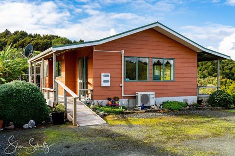 Photo of property in 7 Te Opi Road East, Whakapirau, Maungaturoto, 0583