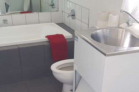 Photo of property in 67 Vardon Road, St Andrews, Hamilton, 3200