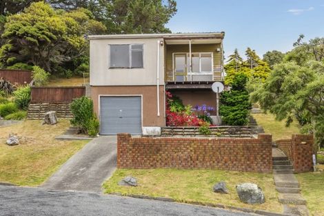 Photo of property in 11 The Spinney, Titahi Bay, Porirua, 5022
