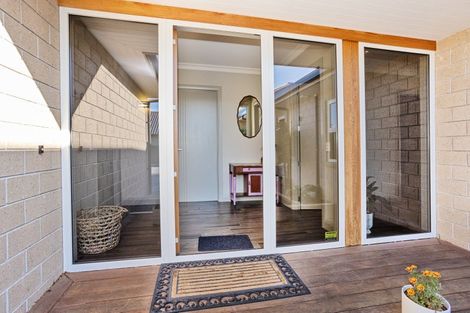 Photo of property in 9 Barker Place, Waikiwi, Invercargill, 9810