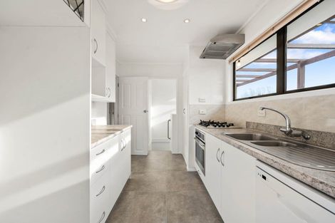 Photo of property in 2 Thackeray Place, Owhata, Rotorua, 3010