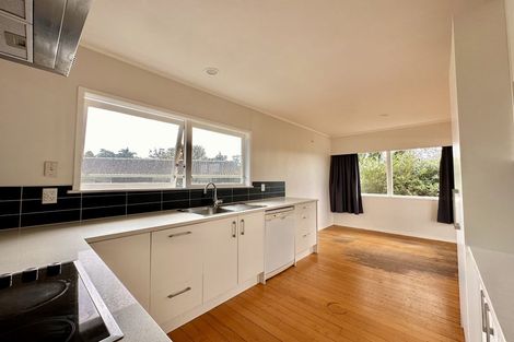 Photo of property in 54 Triangle Road, Massey, Auckland, 0614