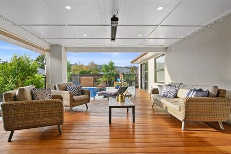 Photo of property in 16 Korako Drive, Kumeu, 0810