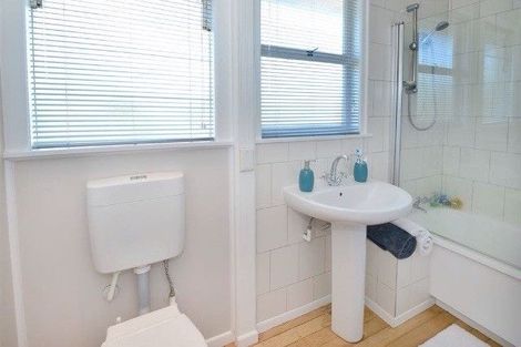 Photo of property in 17 Springtime Crescent, Stanmore Bay, Whangaparaoa, 0932