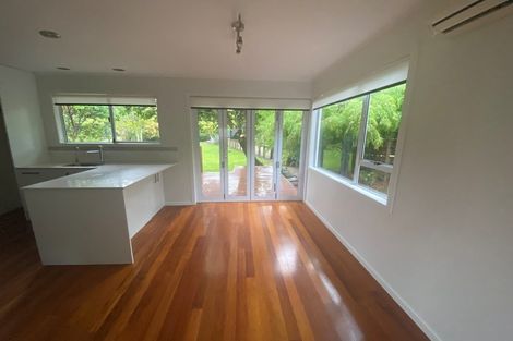 Photo of property in 84 Ravenwood Drive, Forrest Hill, Auckland, 0620