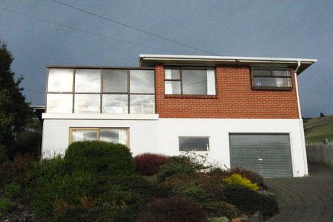 Photo of property in 9 Conway Street, Macandrew Bay, Dunedin, 9014