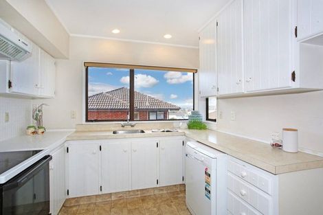 Photo of property in 2/16 Ridge Road, Howick, Auckland, 2014