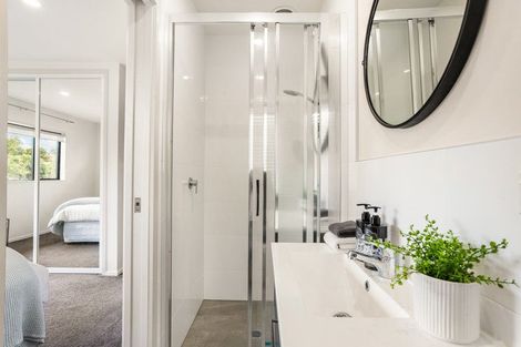 Photo of property in 15 Mcdowell Crescent, Hillcrest, Auckland, 0627