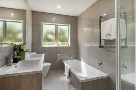 Photo of property in 24 Langana Avenue, Browns Bay, Auckland, 0630