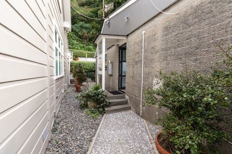 Photo of property in 123 Marine Parade, Seatoun, Wellington, 6022