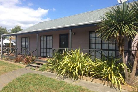 Photo of property in 50 Trimdon Street, Randwick Park, Auckland, 2105