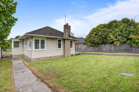 Photo of property in 73 Roberts Road, Te Atatu South, Auckland, 0610