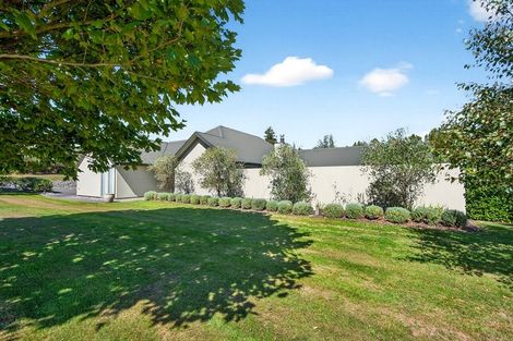 Photo of property in 10 Fairway Drive, Martinborough, 5711