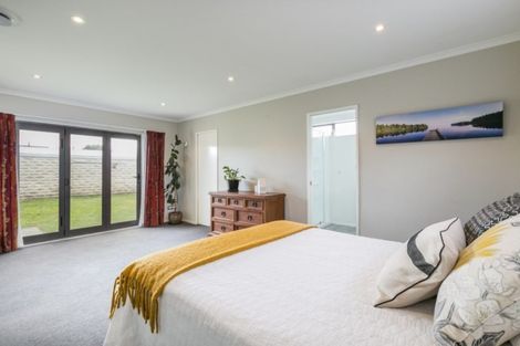 Photo of property in 56 Spriggs Crescent, Greenmeadows, Napier, 4112