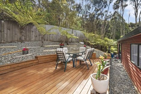 Photo of property in 1/8 Dee Place, Torbay, Auckland, 0630