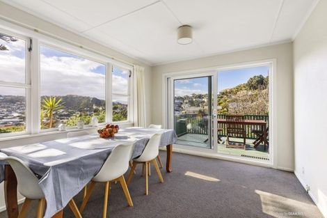 Photo of property in 10 Liddel Grove, Island Bay, Wellington, 6023