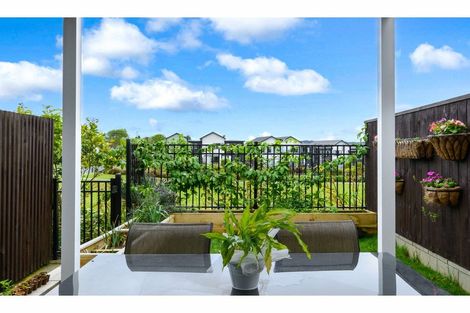 Photo of property in 12b Dida Park Drive, Kumeu, 0810