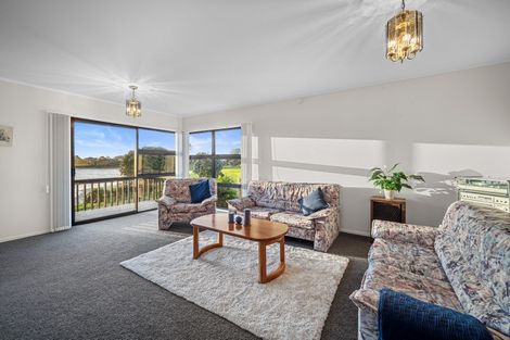 Photo of property in 21 St Annes Crescent, Wattle Downs, Auckland, 2103