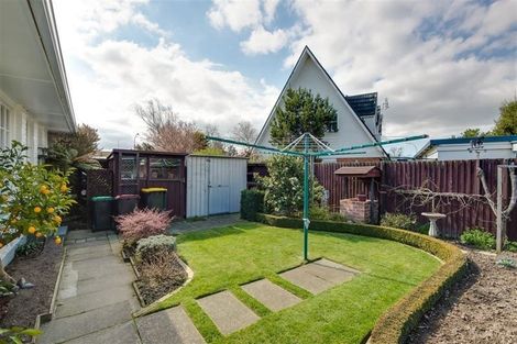Photo of property in 2/202 Waimairi Road, Ilam, Christchurch, 8041