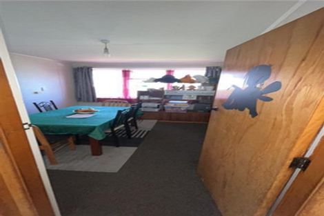 Photo of property in 12 Gibbons Crescent, Castlecliff, Whanganui, 4501