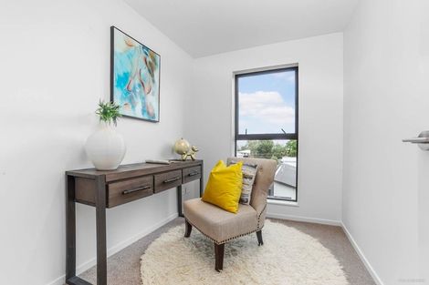 Photo of property in 6/105 Hobsonville Road, West Harbour, Auckland, 0618