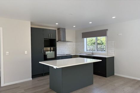 Photo of property in 1/5 Tawa Terrace, Tawa, Wellington, 5028