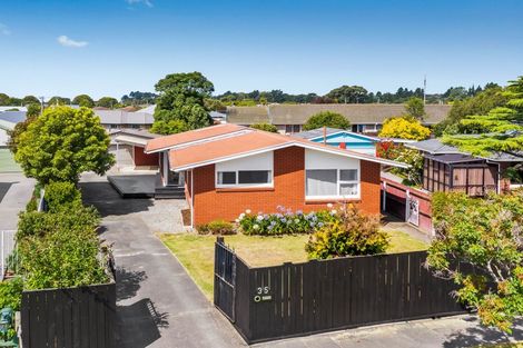 Photo of property in 35 Palmers Road, New Brighton, Christchurch, 8083