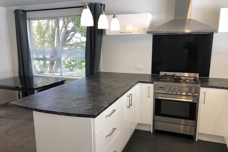 Photo of property in 1 Airey Place, Torbay, Auckland, 0630