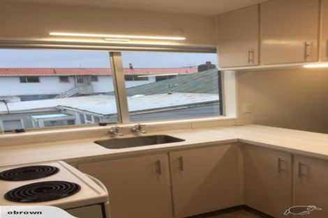 Photo of property in 2/218 Onepu Road, Lyall Bay, Wellington, 6022