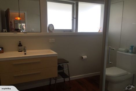 Photo of property in 1/1 Sylvan Park Avenue, Milford, Auckland, 0620