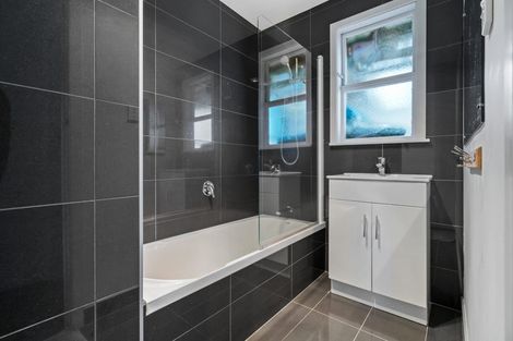 Photo of property in 1/24 Greenhaven Avenue, Opaheke, Papakura, 2113