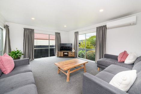 Photo of property in 42 Dalfield Place, Highbury, Palmerston North, 4412