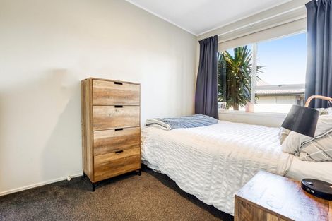 Photo of property in 2/21 Birman Close, Half Moon Bay, Auckland, 2012