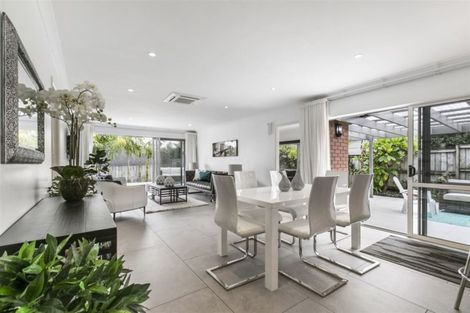 Photo of property in 6 Canonbie Place, East Tamaki Heights, Auckland, 2016