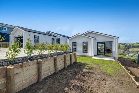 Photo of property in 4d Forlong Rise, Helensville, 0800