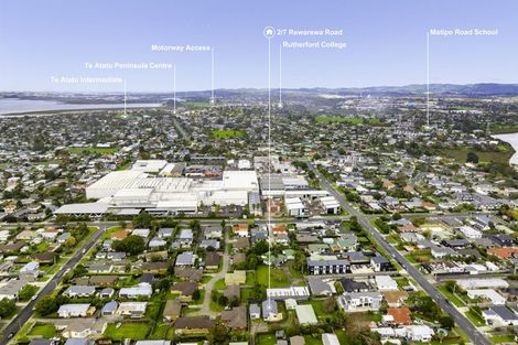 Photo of property in 2/7 Rewarewa Road, Te Atatu Peninsula, Auckland, 0610