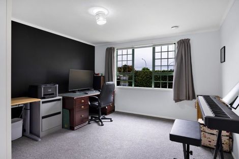 Photo of property in 17 Konini Street, Inglewood, 4330