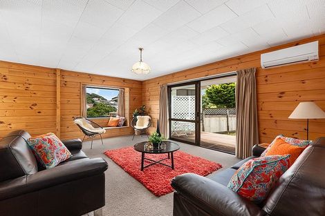 Photo of property in 47 Albatross Close, Whitby, Porirua, 5024