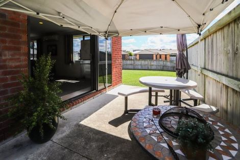 Photo of property in 2 Beckham Close, Grandview Heights, Hamilton, 3200