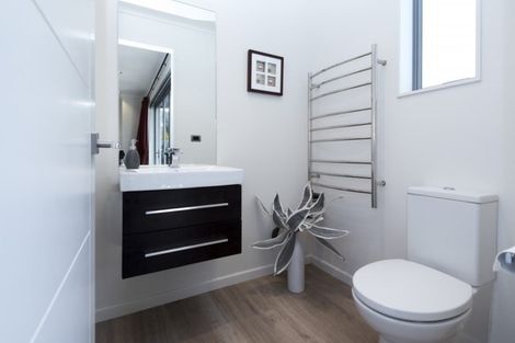 Photo of property in 43 Manor Park, Sunnyhills, Auckland, 2010