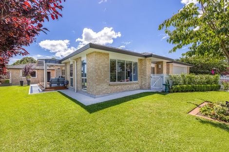 Photo of property in 1 Harry Shaw Way, Raumati South, Paraparaumu, 5032