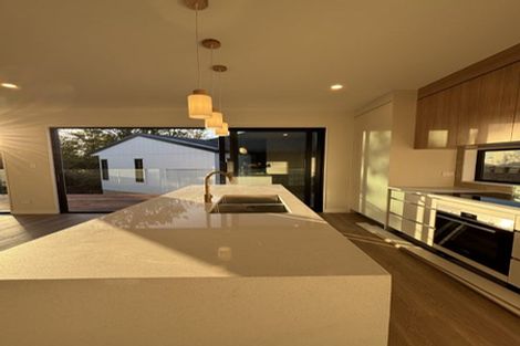 Photo of property in 1/82 Upper Harbour Drive, Greenhithe, Auckland, 0632