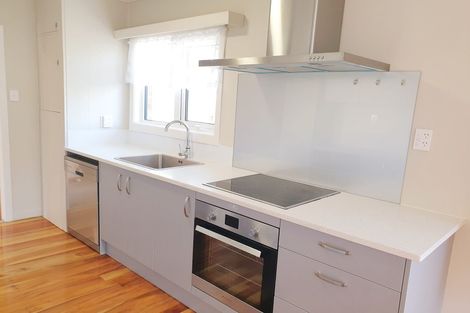 Photo of property in 2c Wendell Place, Greenlane, Auckland, 1061