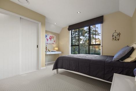 Photo of property in 33 Bernard Magnus Lane, Greenhithe, Auckland, 0632