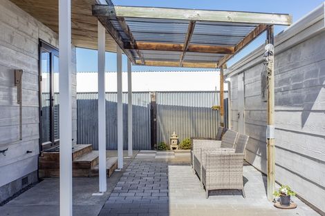 Photo of property in 1 Ensors Place, Waikuku Beach, 7402