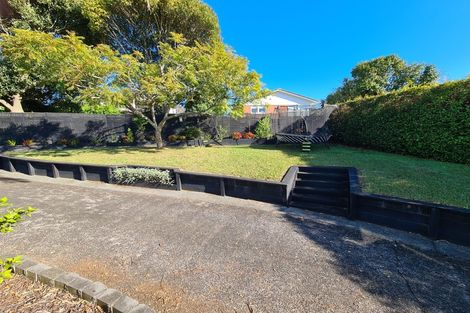 Photo of property in 2/42 Knightsbridge Drive, Forrest Hill, Auckland, 0620