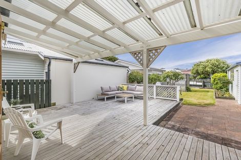Photo of property in 8 Strathavon Road, Miramar, Wellington, 6022