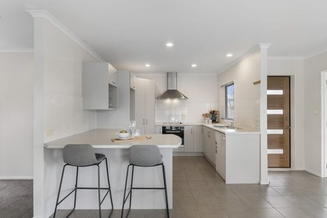 Photo of property in 1 Cathcart Close, Pukekohe, 2120